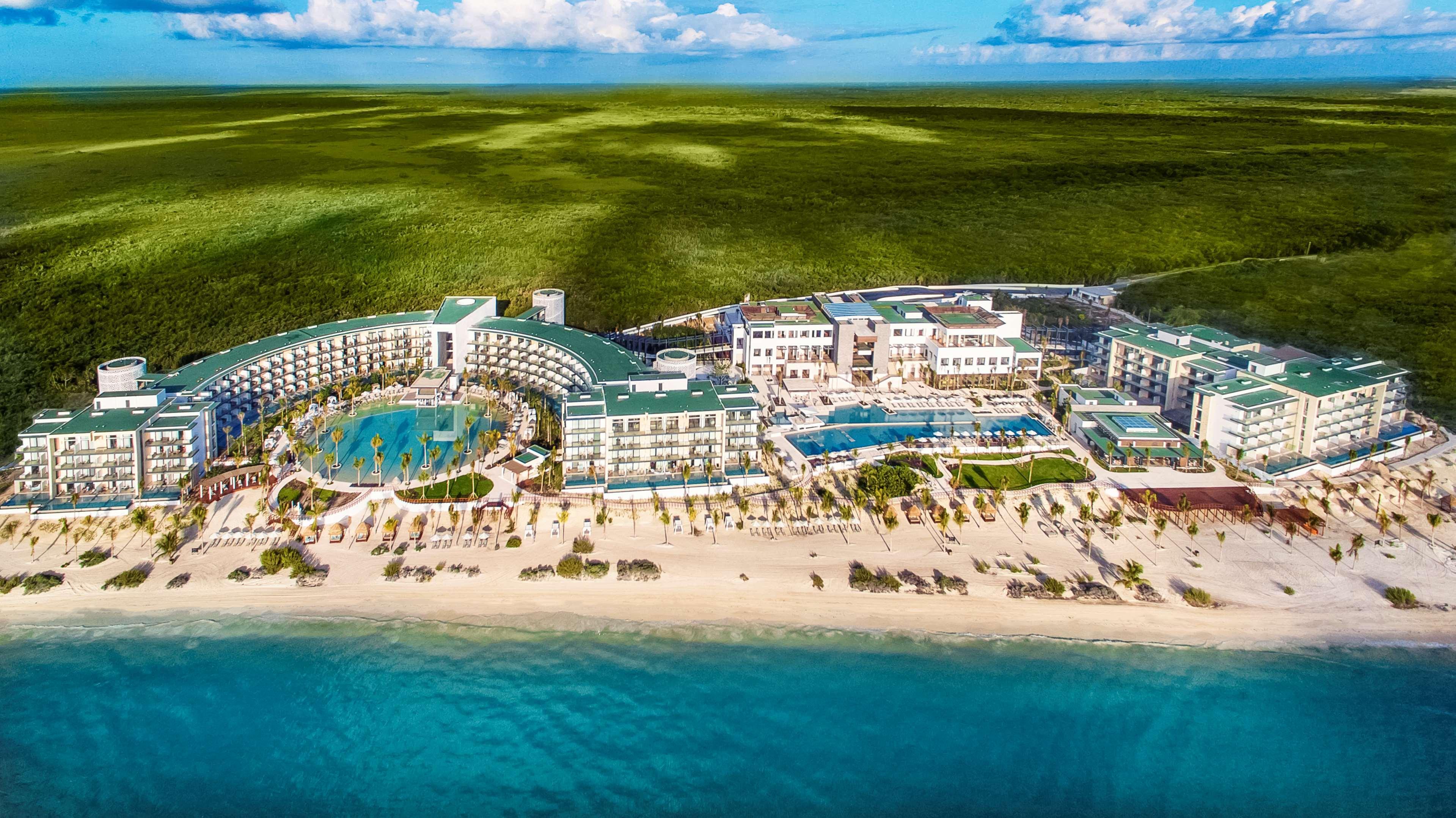 Haven Riviera Cancun (Adults Only) Alfredo V. Bonfil Luaran gambar Aerial view of the resort