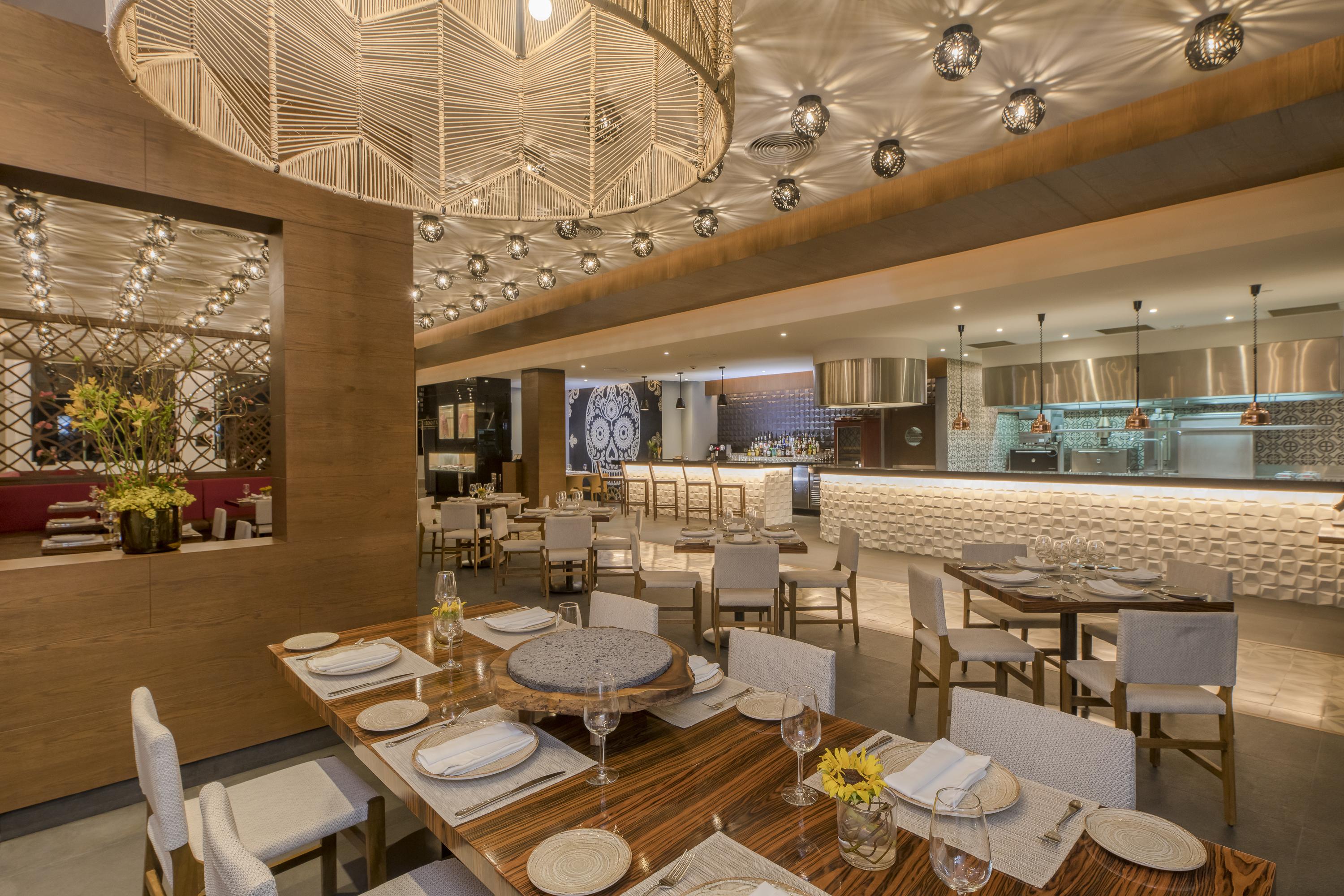 Haven Riviera Cancun (Adults Only) Alfredo V. Bonfil Luaran gambar The interior of the restaurant