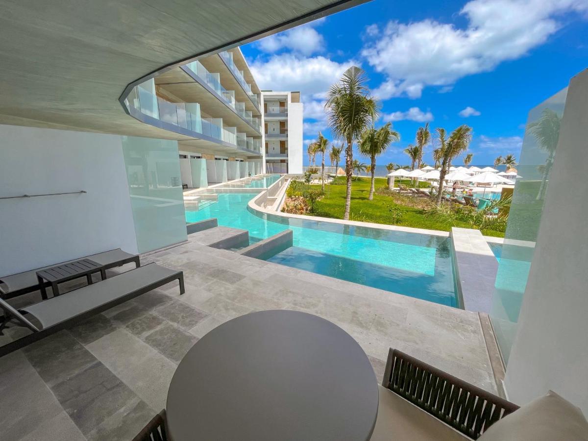 Haven Riviera Cancun (Adults Only) Alfredo V. Bonfil Luaran gambar View from a swim-up room at the Grand Palladium Costa Mujeres Resort & Spa