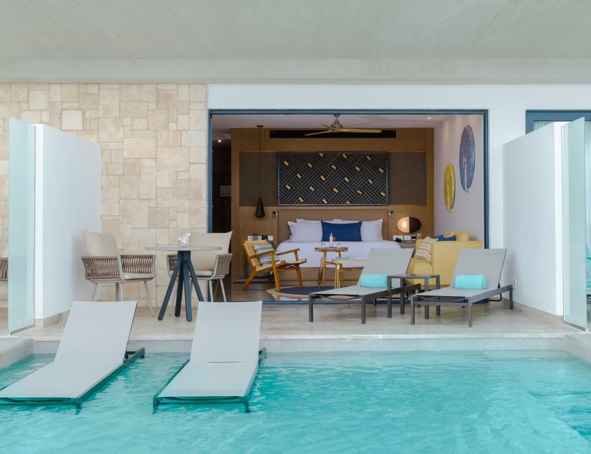 Haven Riviera Cancun (Adults Only) Alfredo V. Bonfil Luaran gambar A swim-up room at the Hard Rock Hotel